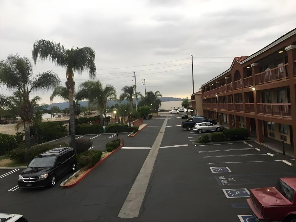 Grand Park Inn Baldwin Park Dış mekan fotoğraf