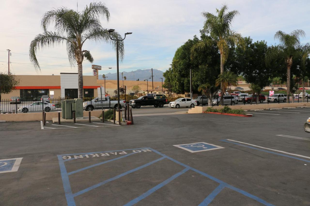 Grand Park Inn Baldwin Park Dış mekan fotoğraf
