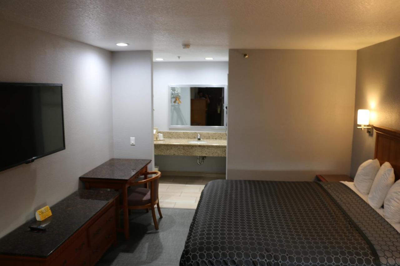 Grand Park Inn Baldwin Park Dış mekan fotoğraf